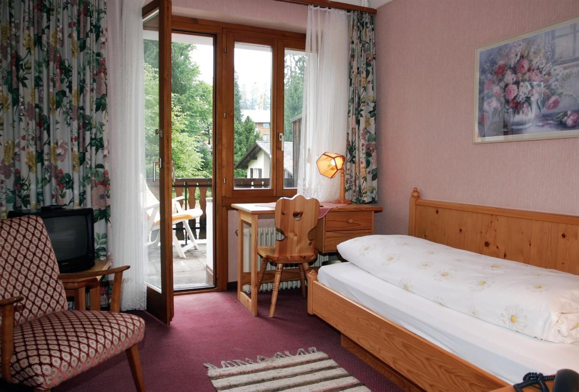 Hotel Cresta Flims Quarto foto